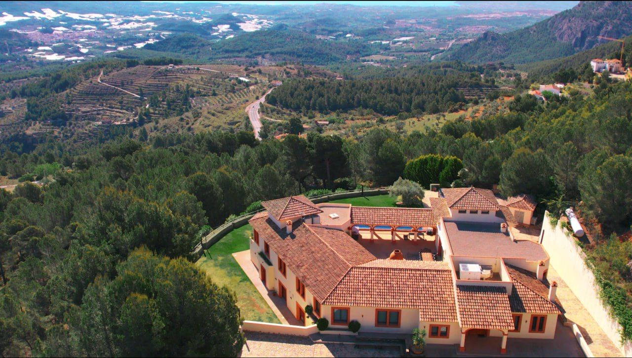 WhatsApp Image 2025-04-08 at 09.17.41